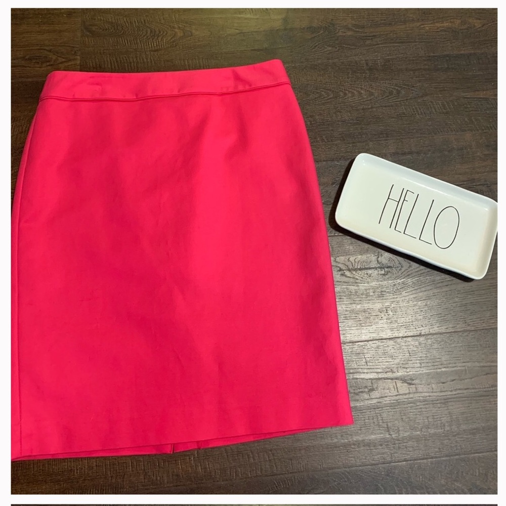 Liz Claiborne pink pencil skirt size 8